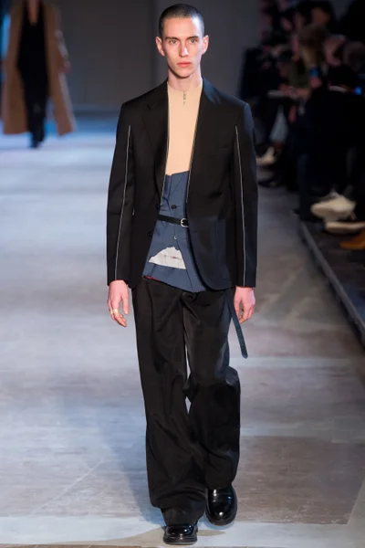 Look 12
